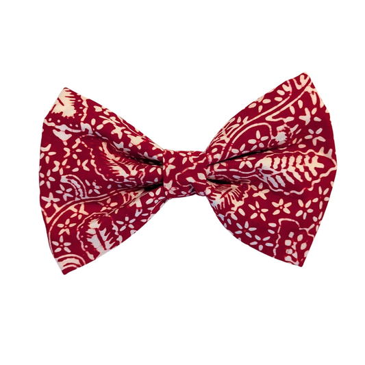 Featuring a vibrant, hand-inspired batik floral pattern