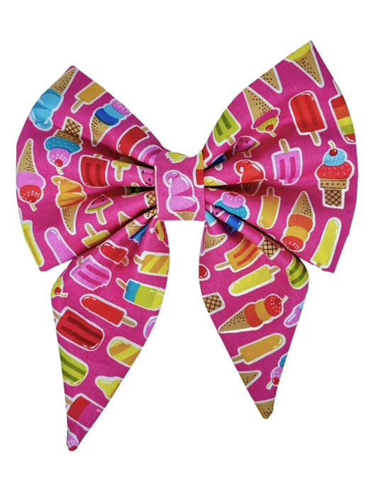 This fun print features modern illustrations with some of your favorite frozen treats, popsicles and ice cream cones on a pink background.